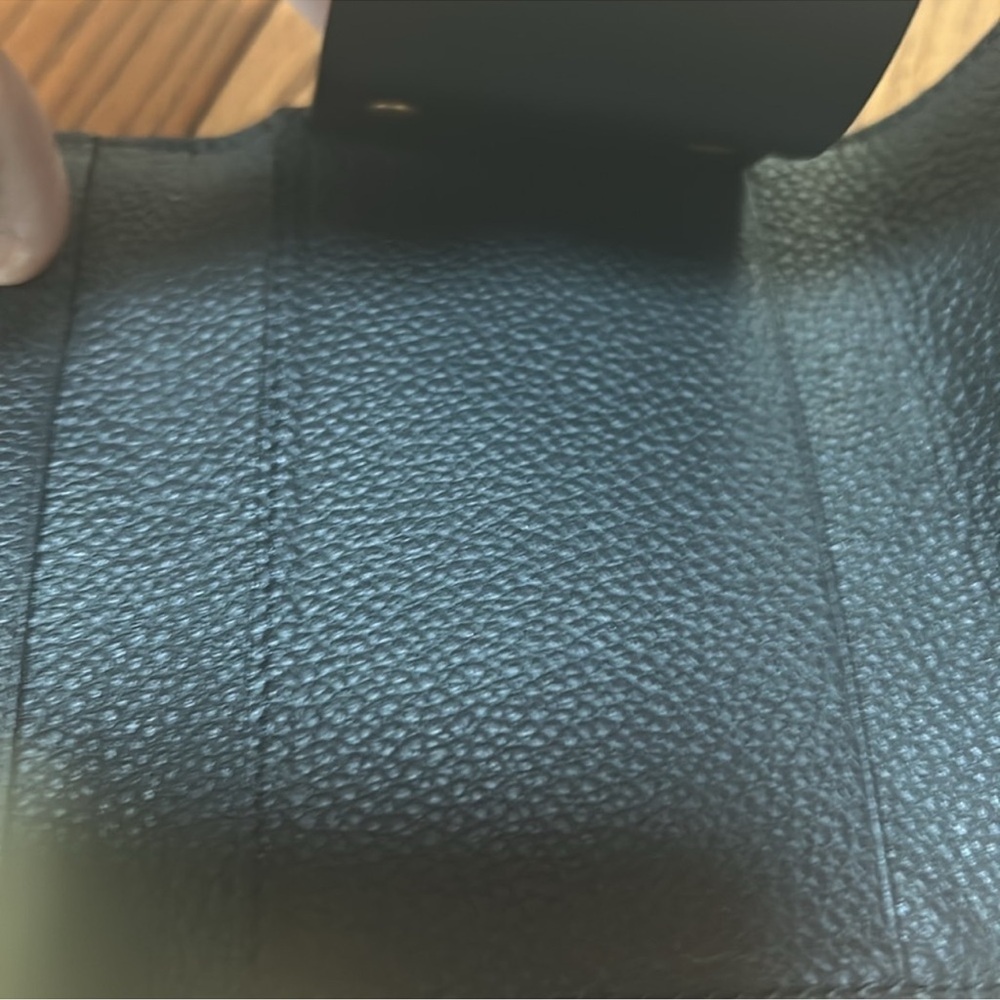 YSL Authentic Yves Saint Laurent Black Leather Key Holder with Gold Hardware - Picture 12 of 14